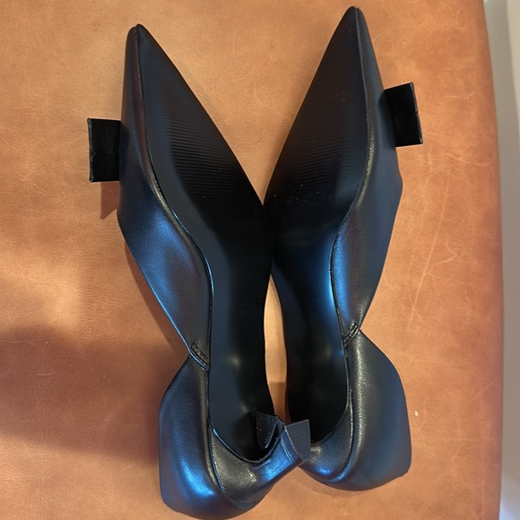 Steve Madden Black Kitten Heels - Picture 3 of 5